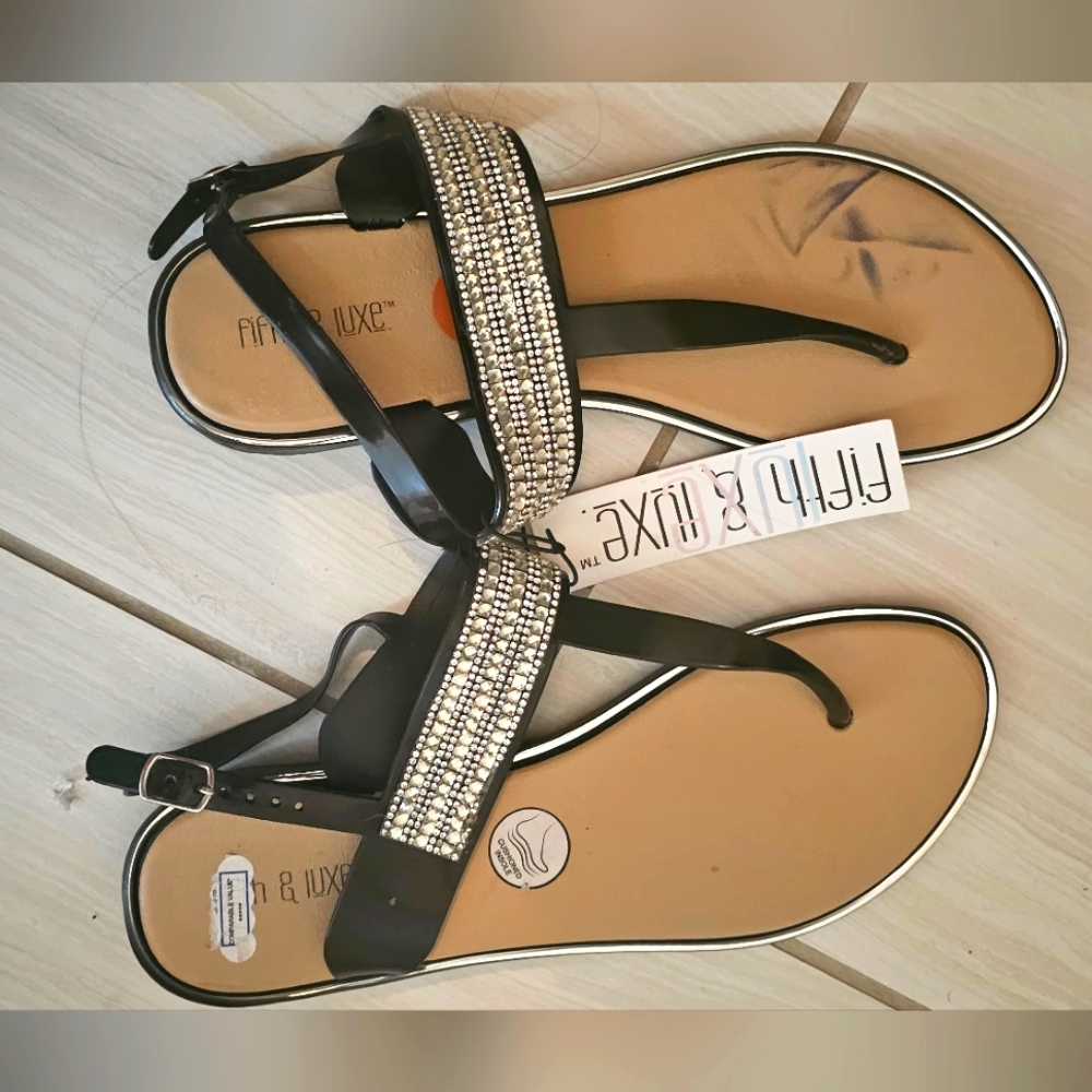 NWT Fifth and Luxe Sandals(size 11)